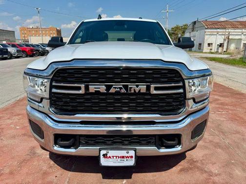 Bright White Clearcoat 2022 RAM 2500 Big Horn Crew Cab 4x4 6'4' Box