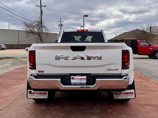 Bright White Clearcoat 2026 RAM 3500 Tradesman Crew Cab 4x4 8' Box
