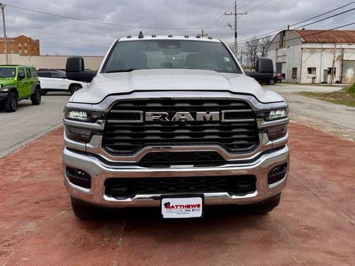 Bright White Clearcoat 2026 RAM 3500 Tradesman Crew Cab 4x4 8' Box