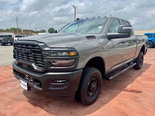 Ceramic Gray Clearcoat 2026 RAM 2500 Tradesman Crew Cab 4x4 6'4' Box