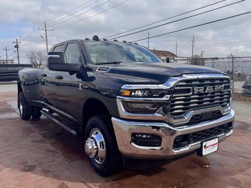 2026 RAM 3500 Tradesman Crew Cab 4x4 8' Box