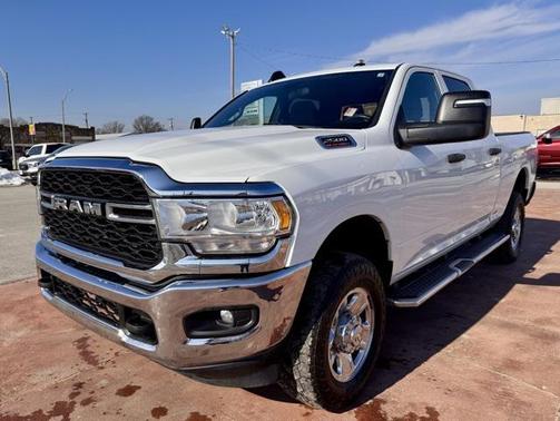 2023 RAM 2500 Tradesman Crew Cab 4x4 6'4' Box