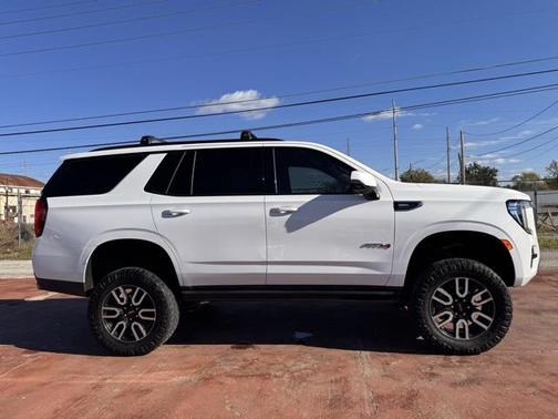 2022 GMC Yukon 4WD AT4