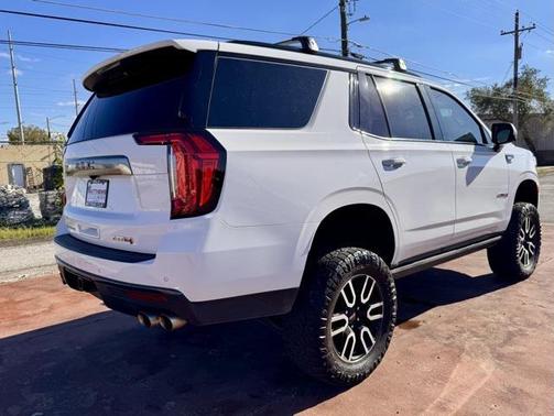 2022 GMC Yukon 4WD AT4