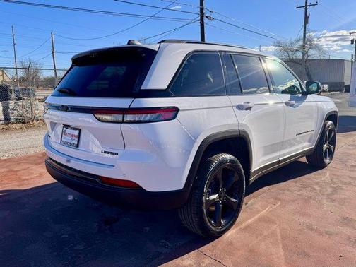 Bright White Clearcoat 2025 Jeep Grand Cherokee Limited