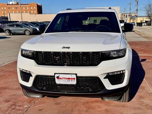Bright White Clearcoat 2025 Jeep Grand Cherokee Limited