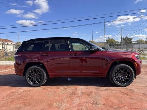 2025 Jeep Grand Cherokee Summit