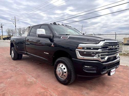 2026 RAM 3500 Laramie Crew Cab 4x4 8' Box