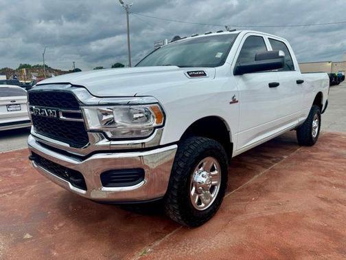 Bright White Clearcoat 2022 RAM 2500 Tradesman Crew Cab 4x4 6'4' Box