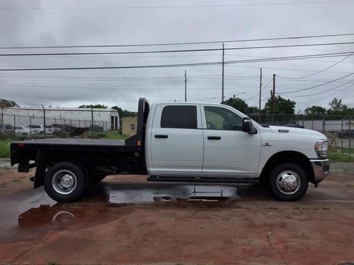 2024 RAM 3500 Tradesman Crew Cab 4x4 8' Box