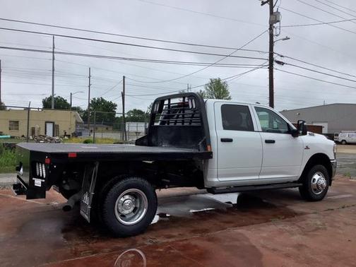2024 RAM 3500 Tradesman Crew Cab 4x4 8' Box