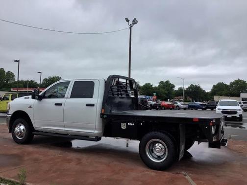2024 RAM 3500 Tradesman Crew Cab 4x4 8' Box