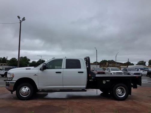 2024 RAM 3500 Tradesman Crew Cab 4x4 8' Box