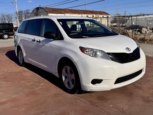 2017 Toyota Sienna SE