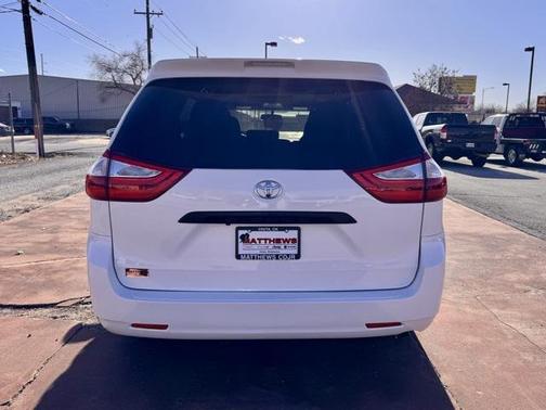 2017 Toyota Sienna SE
