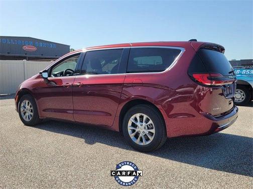 2023 Chrysler Pacifica Touring-L