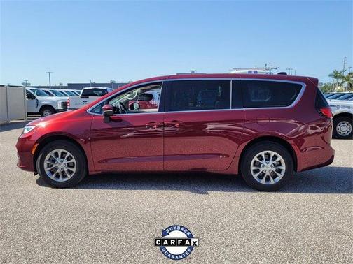 2023 Chrysler Pacifica Touring-L