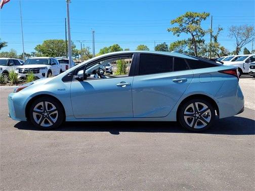 2022 Toyota Prius L