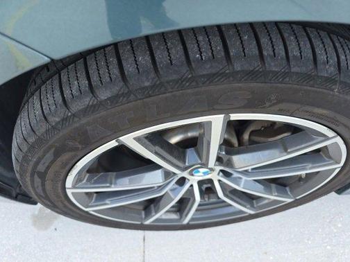 2019 BMW 330 i