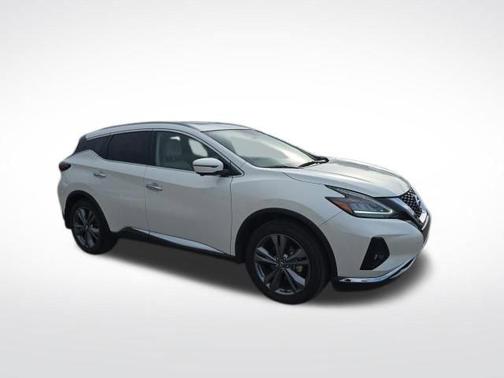 White 2022 Nissan Murano Platinum