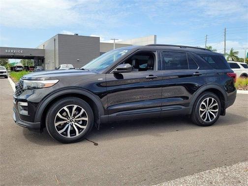 2022 Ford Explorer ST-Line
