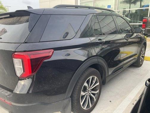 2022 Ford Explorer ST-Line