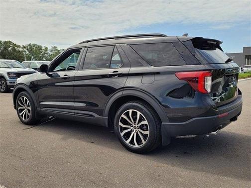 2022 Ford Explorer ST-Line