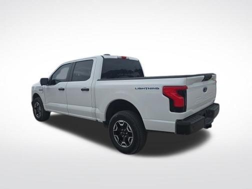 Oxford White 2022 Ford F-150 Lightning Pro