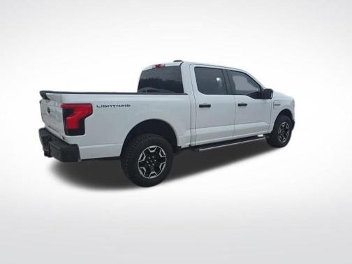 Oxford White 2022 Ford F-150 Lightning Pro