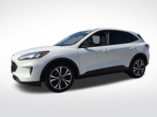 Star White 2022 Ford Escape SE