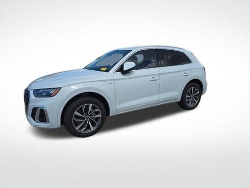 Glacier White Metallic 2023 Audi Q5 45 S line quattro Premium
