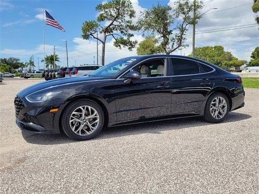 2022 Hyundai SONATA SEL