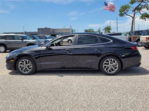 2022 Hyundai SONATA SEL