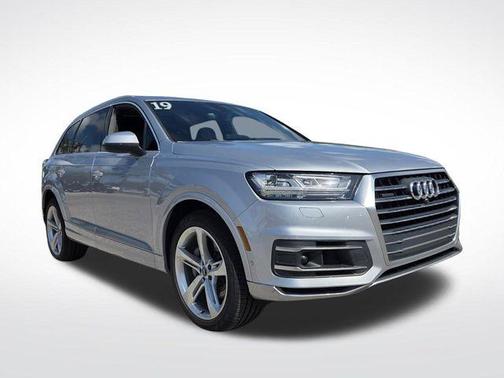 Florett Silver Metallic 2019 Audi Q7 55 Prestige