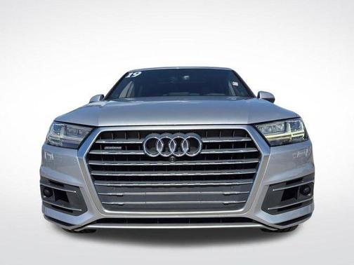 Florett Silver Metallic 2019 Audi Q7 55 Prestige