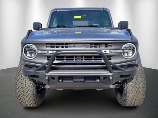 Carbonized Gray Metallic 2025 Ford Bronco Base