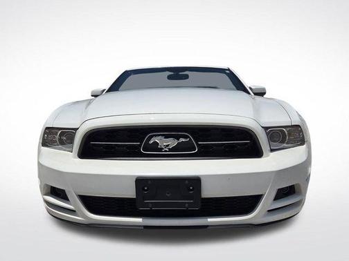 Performance White 2013 Ford Mustang V6 Premium