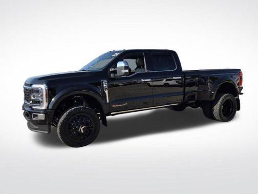 Black Metallic 2025 Ford F-450 Platinum