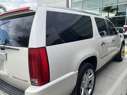 2010 Cadillac Escalade ESV Premium