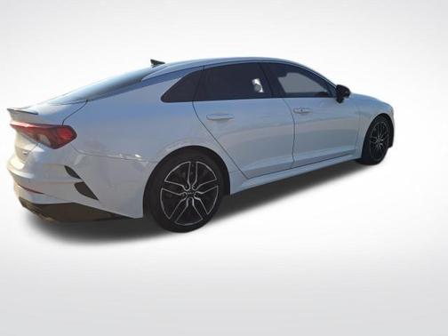 Glacial White Pearl 2022 Kia K5 GT