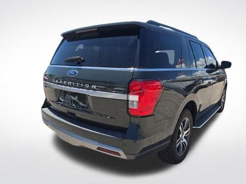 Green Metallic 2022 Ford Expedition XLT