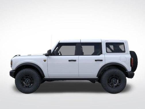 Oxford White 2026 Ford Bronco Badlands