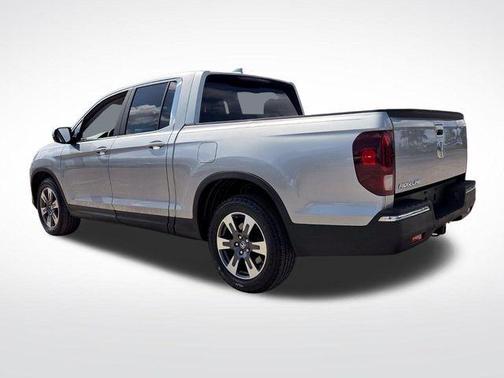 Lunar Silver Metallic 2018 Honda Ridgeline RTL-T