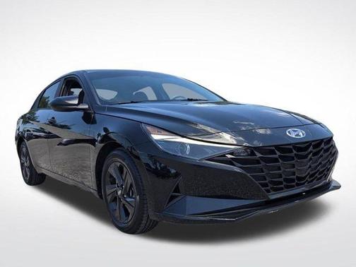 Phantom Black 2023 Hyundai ELANTRA SEL