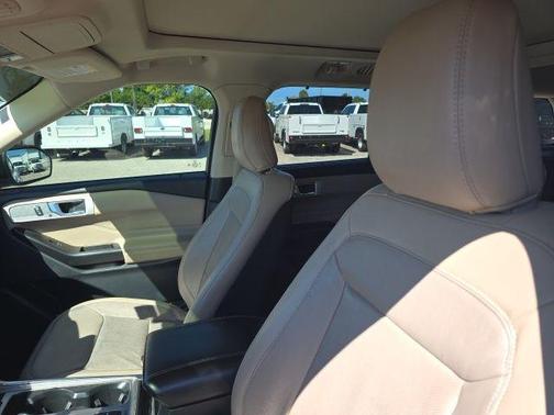 Oxford White 2020 Ford Explorer Limited