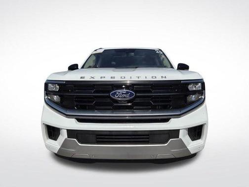 Oxford White 2025 Ford Expedition Platinum