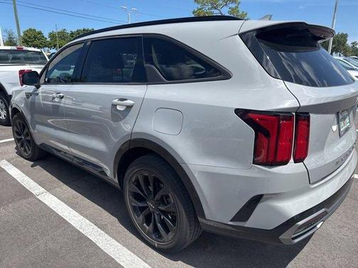 2022 Kia Sorento SX