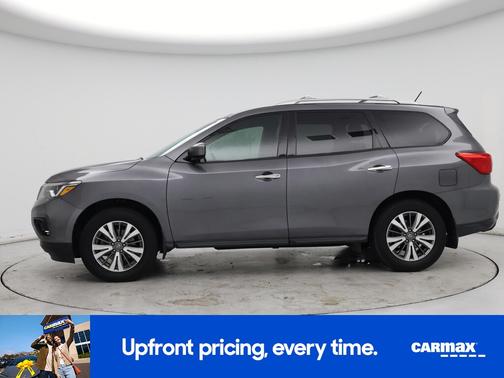 2017 Nissan Pathfinder SV