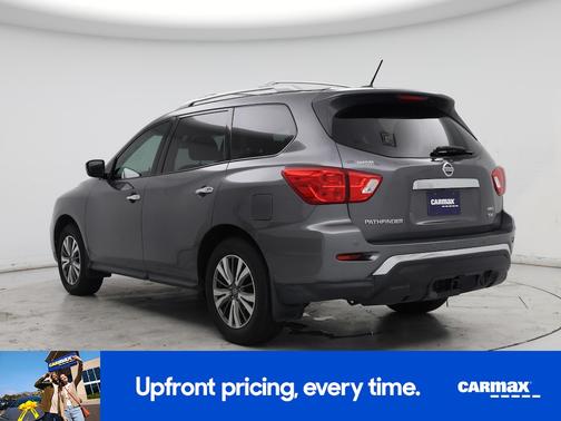2017 Nissan Pathfinder SV