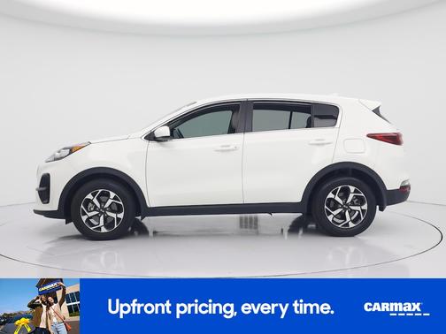 White 2021 Kia Sportage LX